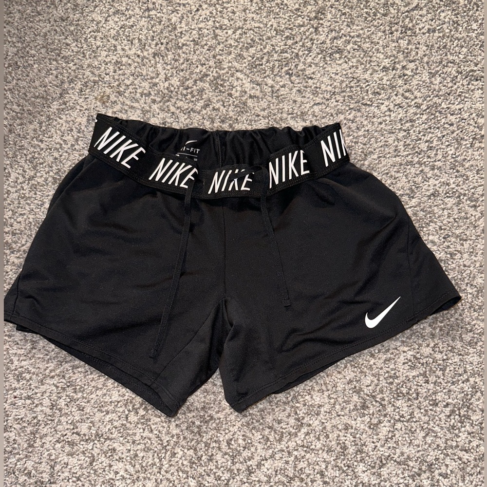 COPY - Nike shorts size small, black
